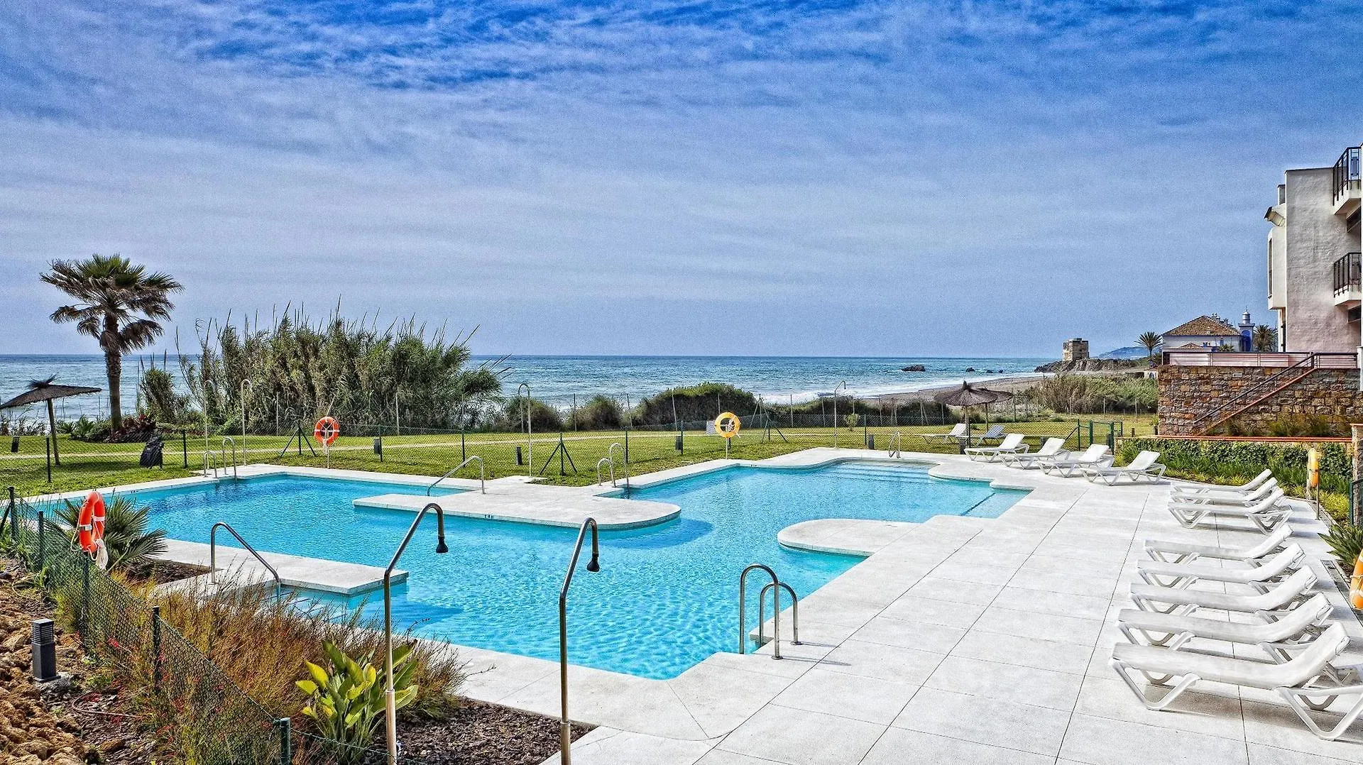Albayt Beach 3*, קסרס